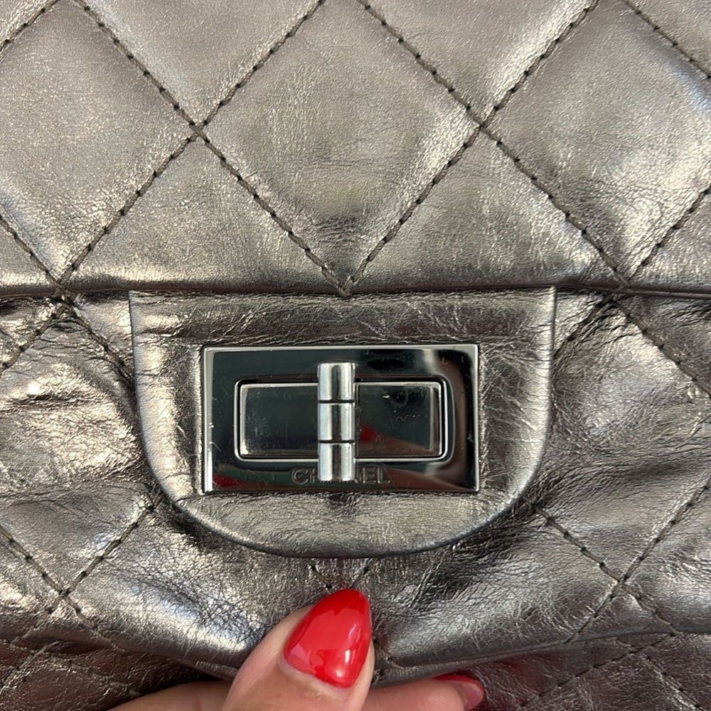 Chanel Metallic 2.55 Maxi Reissue Chain Shoulder Bag - Picture 2 of 7